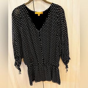 Ellen Tracy elegant blouse